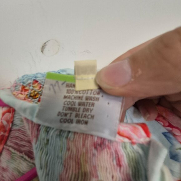 Girls Floral Smocked Dress With Puff Sleeves & Button Back Closure size 6x - Picture 8 of 8